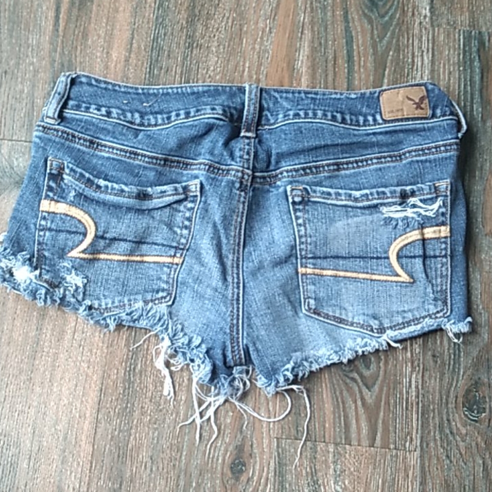 Shorts - Picture 2 of 4
